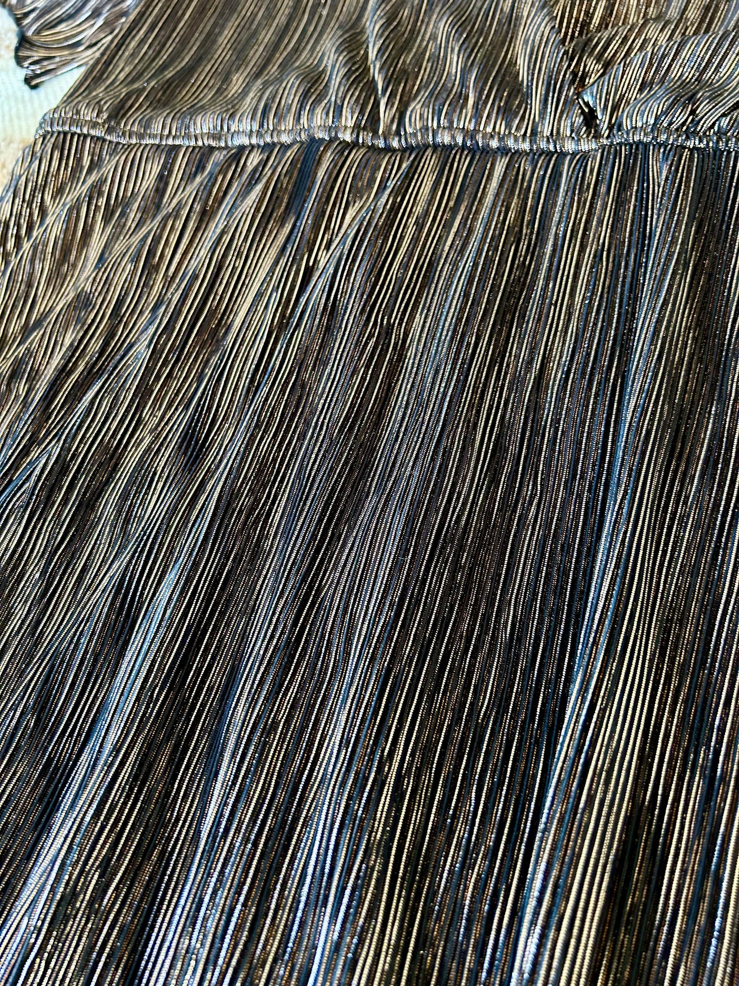 Robe Gémo – Effet métallisé bronze & coupe cache-cœur - Taille M