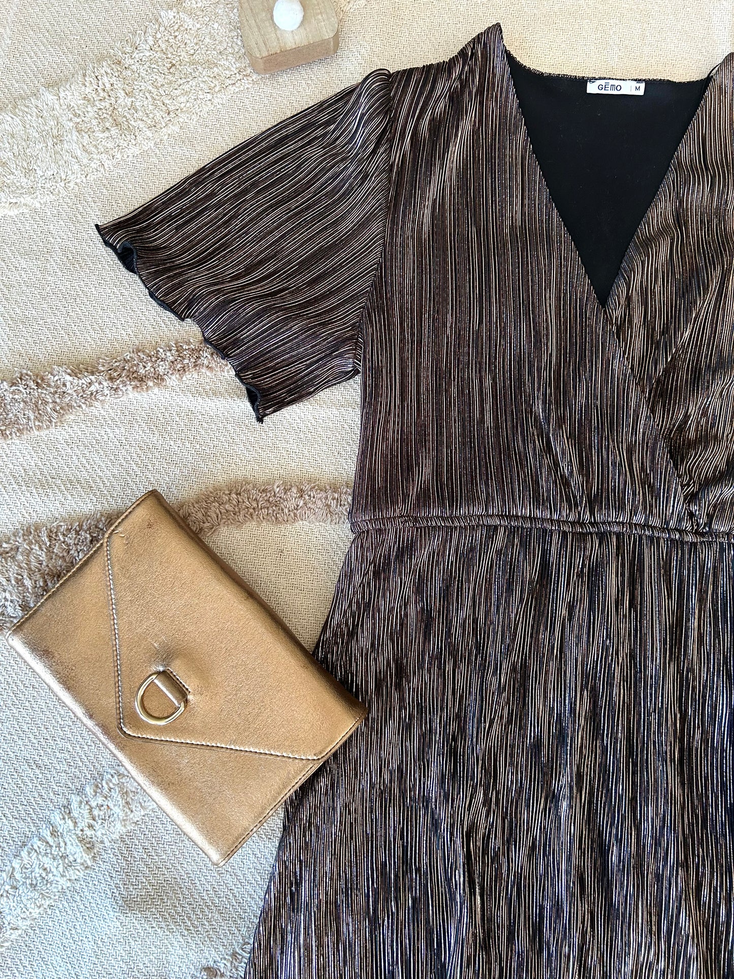 Robe Gémo – Effet métallisé bronze & coupe cache-cœur - Taille M